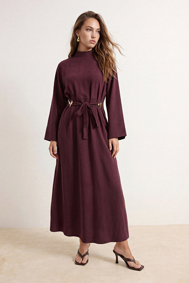 Bordo Gold Aksesuar Detaylı Modal Kumaş Maxi Dokuma Tesettür Elbise TCTSS26EB00175