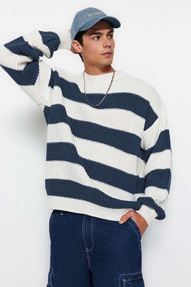 Indigo Casual Oversize Fit Geniş Kalıp Bisiklet Yaka Çizgili Triko Kazak TMNAW23KZ00106 - 4