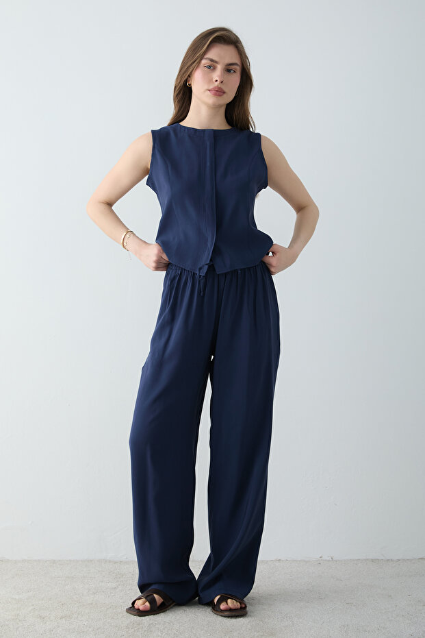 Trendyolmilla  Lacivert Modal Görünümlü Bluz Pantolon Dokuma Alt - Üst Takım TWOSS26AU00086 - Görsel 2