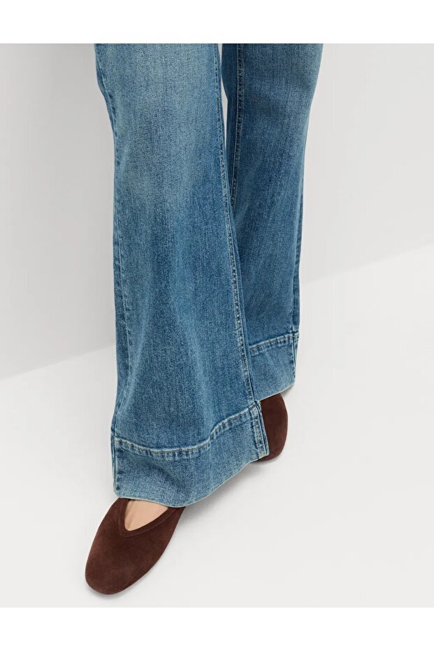 High Waisted Patch Pocket Flared Jeans - 4