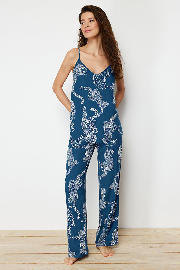 Lacivert Kaplan Desenli İp Askılı Viskon Dokuma Pijama Takımı THMSS24PT00127 - 1