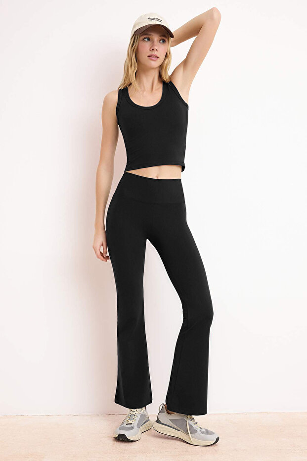 Siyah Fırçalı Soft Kumaş Flare/İspanyol Paça Örme Spor Tayt THMSS26TY00016 - 2