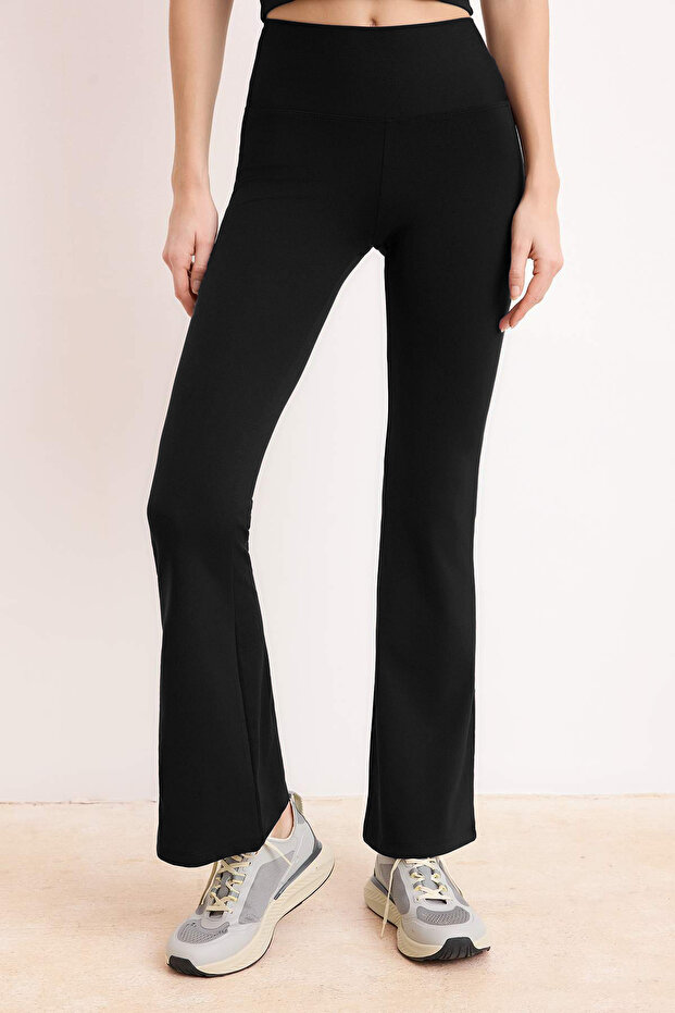 Siyah Fırçalı Soft Kumaş Flare/İspanyol Paça Örme Spor Tayt THMSS26TY00016 - 3