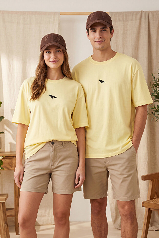 Unisex Sarı Oversize/Geniş Kesim Kısa Kol Dinozor Nakışlı %100 Tok Kumaş T-shirt TMNSS23TS00243 - 1