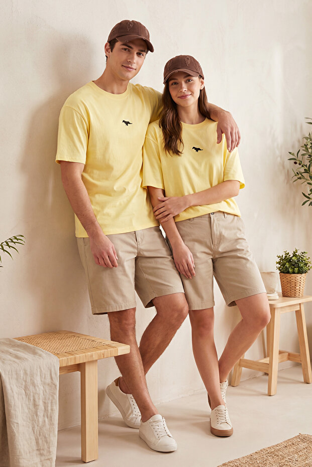 Unisex Sarı Oversize/Geniş Kesim Kısa Kol Dinozor Nakışlı %100 Tok Kumaş T-shirt TMNSS23TS00243 - 2