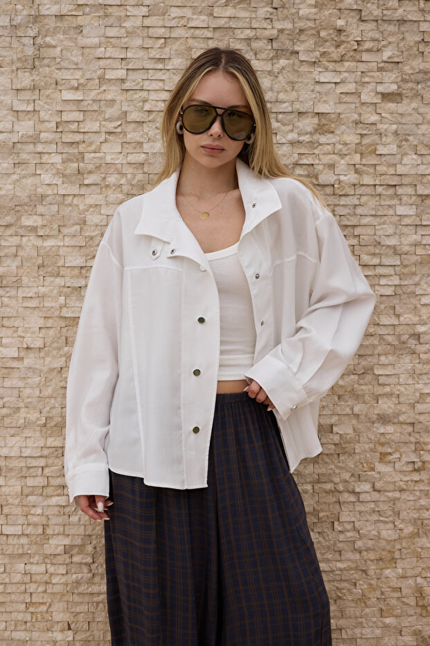 Beyaz Liyosel Çıtçıtlı Oversize Gömlek Ceket TWOSS26CE00050