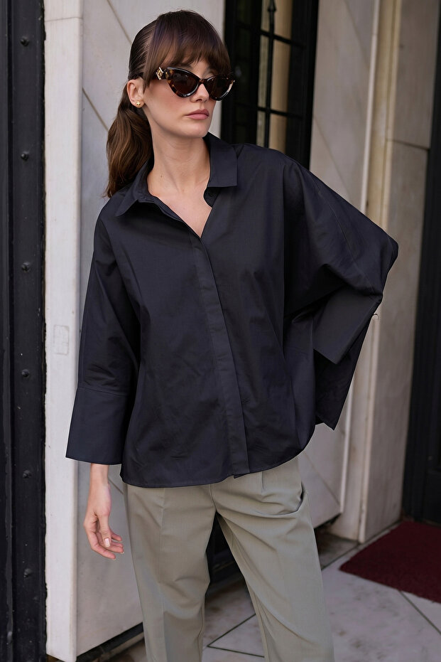 Siyah Geniş Manşetli Oversize Dokuma Gömlek TWOAW26GO00130 - 1