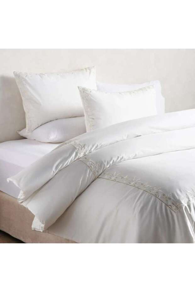 Reflection Home Mila Floral Embroidered 3-piece King Comforter Set 240x260cm - Ivory