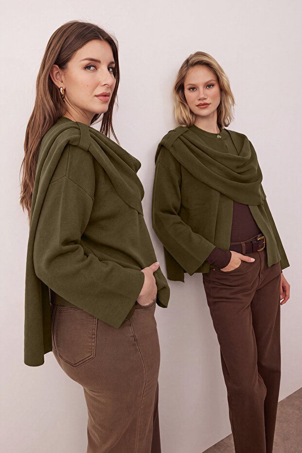 Haki Vücut Seçmeyen Süper Oversize/Geniş Kalıp Şal Detaylı Panço Triko Kazak TWOAW26KZ00160 - 1