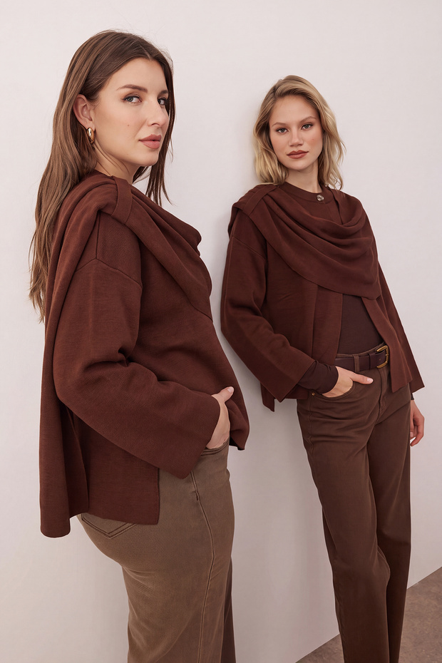 Kahverengi Vücut Seçmeyen Süper Oversize Şal Detaylı Triko Panço Triko Kazak TWOAW26KZ00160