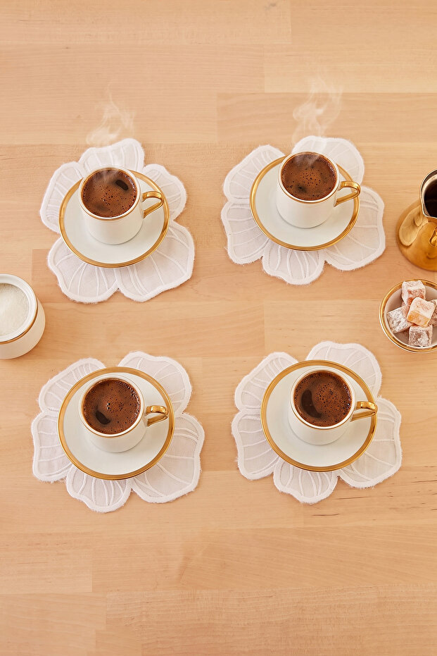 Set of 4 Flower Shaped Coffee Side Cocktail and Presentation Napkins Tphss26Run00009