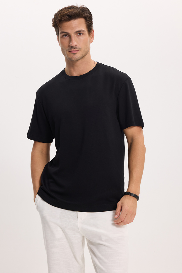 Men's Regular Fit Comfortable Cut Extra Soft Modal Fabric Crew Neck Short Sleeve Black T-Shirt