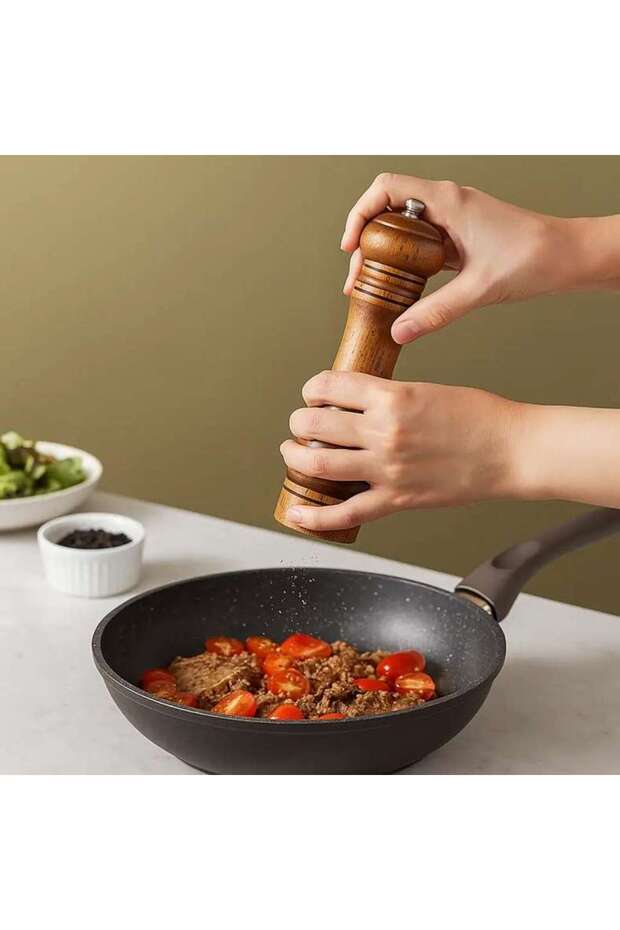 Lex Oakwood Pepper Grinder 5.5x22cm - Natural