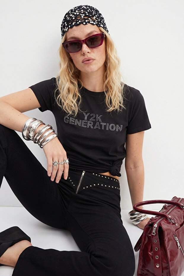 Siyah Slogan Fitted/Vücuda Oturan Kısa Kollu Pamuk Ribana Örme T-Shirt TWOSS26TS00129 - 3