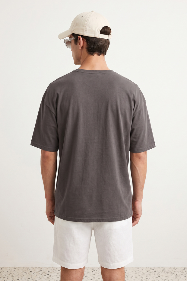 Antrasit Oversize/Geniş Kesim %100 Pamuklu Kısa Kollu Basic T-Shirt TMNSS22TS0318 - 3