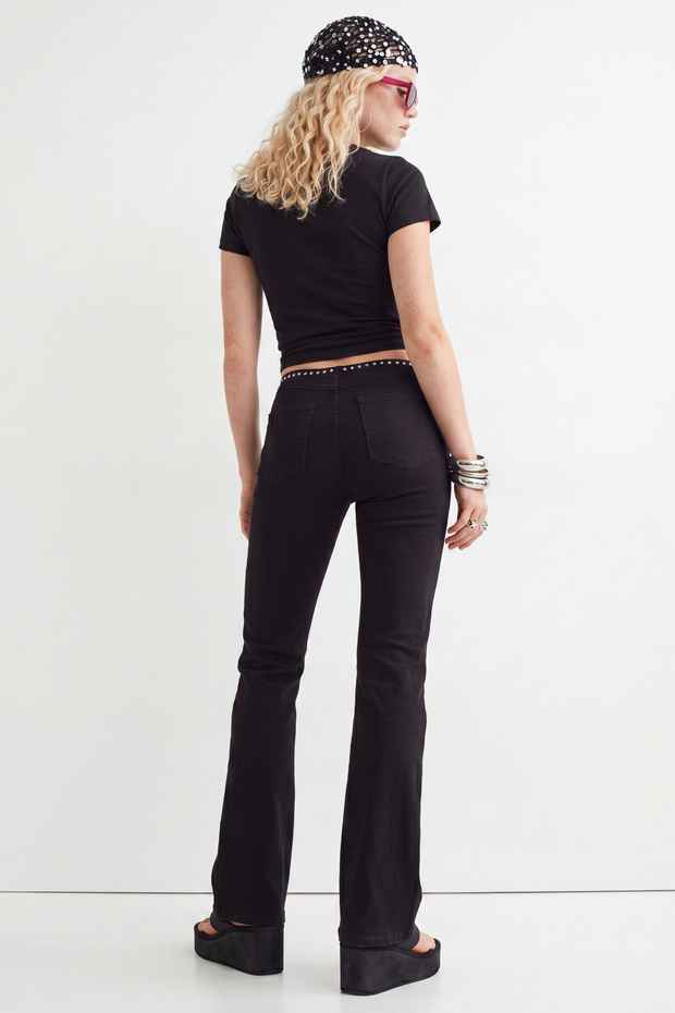 Siyah Düşük Bel Comfort/Esnek Beli Trok Detaylı Flare İspanyol Paça Jeans TWOAW26JE00209 - 4