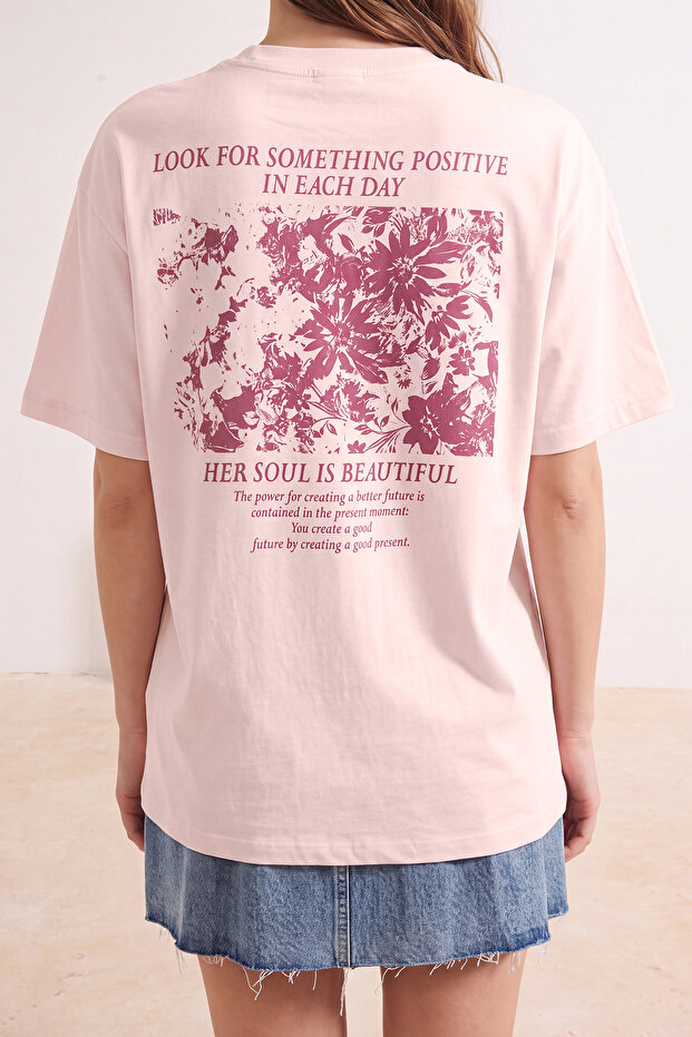 Pembe %100 Kalın Pamuklu Ön ve Arka Baskılı Oversize Kalıp Örme T-Shirt TWOSS23TS00269 - 2