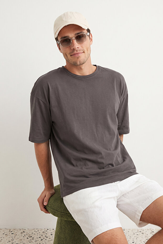 Antrasit Oversize/Geniş Kesim %100 Pamuklu Kısa Kollu Basic T-Shirt TMNSS22TS0318 - 1