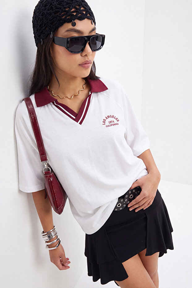 Ekru Kalın Pamuklu Triko Bant Detaylı Nakışlı Overize/Geniş Kalıp Örme T-Shirt TWOSS25TS00100 - 2
