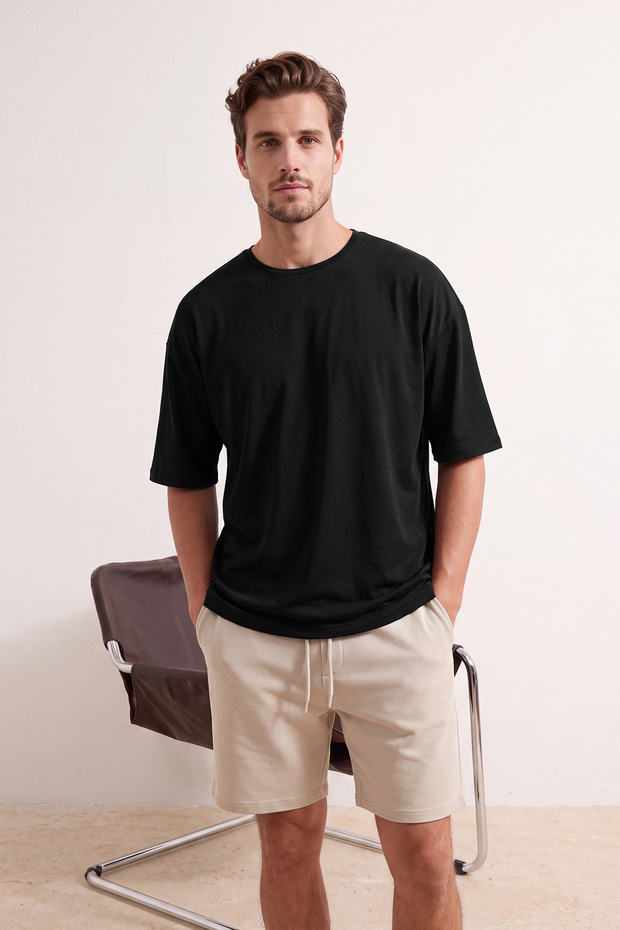 Siyah Basic Bisiklet Yaka Oversize/Geniş Kesim Kısa Kollu T-Shirt TMNSS22TS0317 - 1