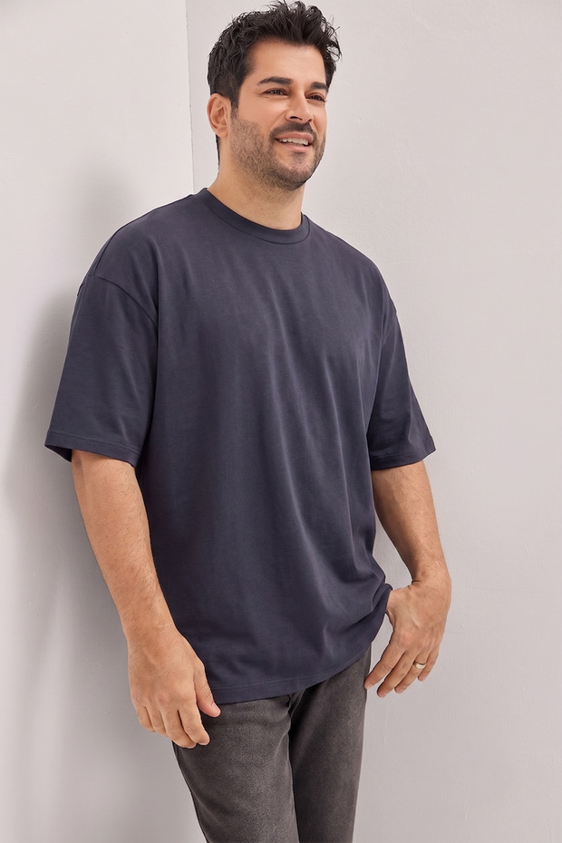 Men's Navy Blue Cotton Pique Breathable Anti-Sweat Fabric Oversize Fit Comfortable Cut Crew Neck T-Shirt