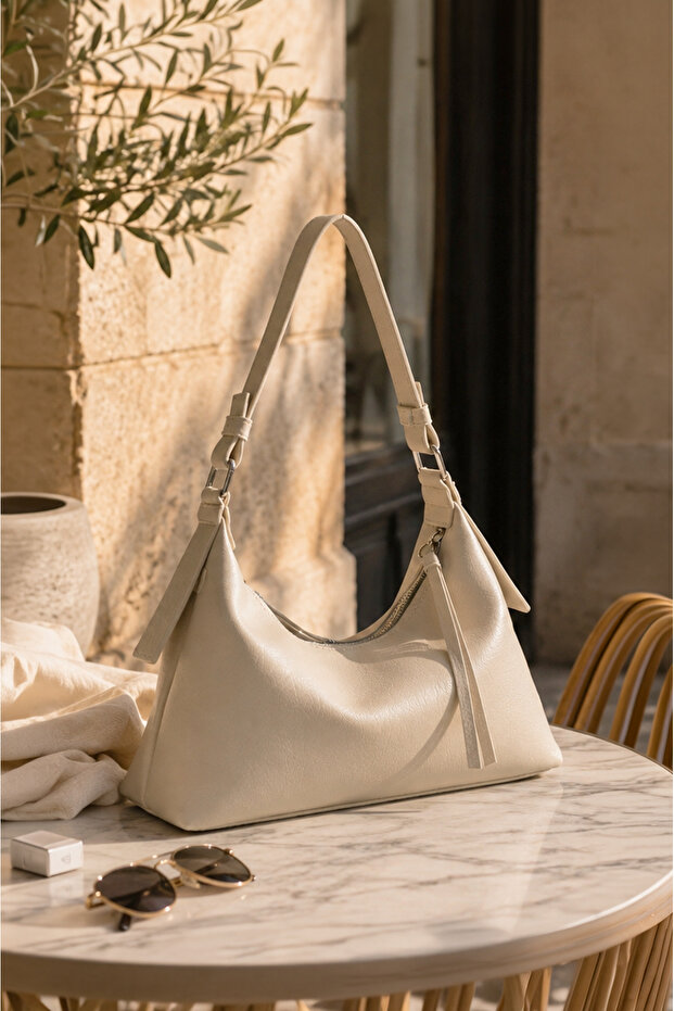 Women's Cream Lined Hand and Shoulder Bag