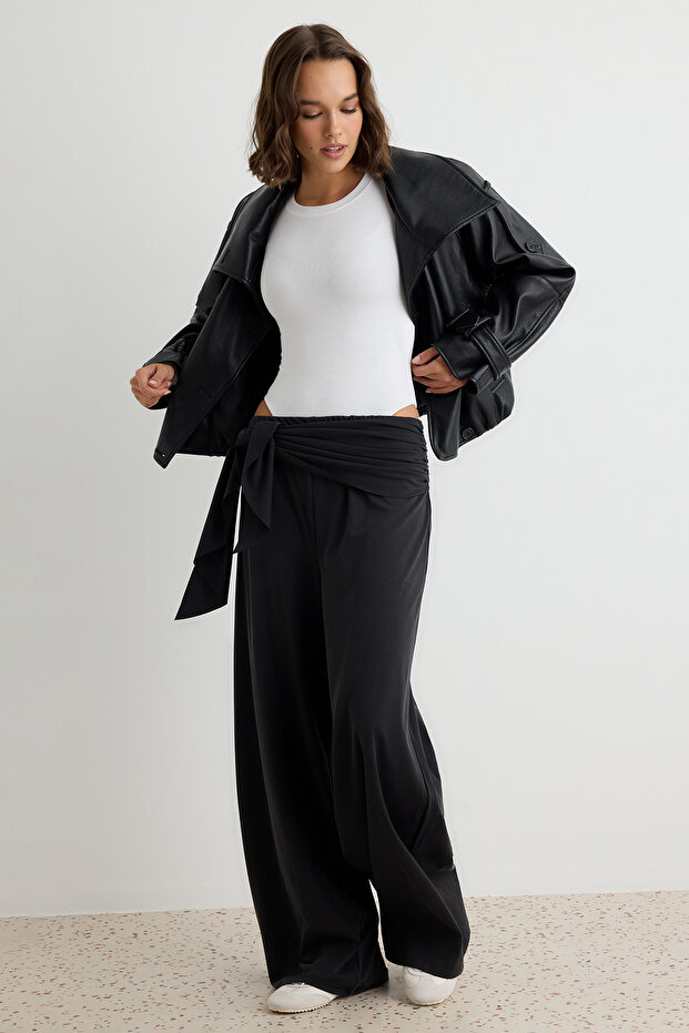 Siyah Premium Lyocell İçerikli Yazlık Wide Leg Kuşaklı Normal Bel Uzun Örme Pantolon TWOSS26PL00165