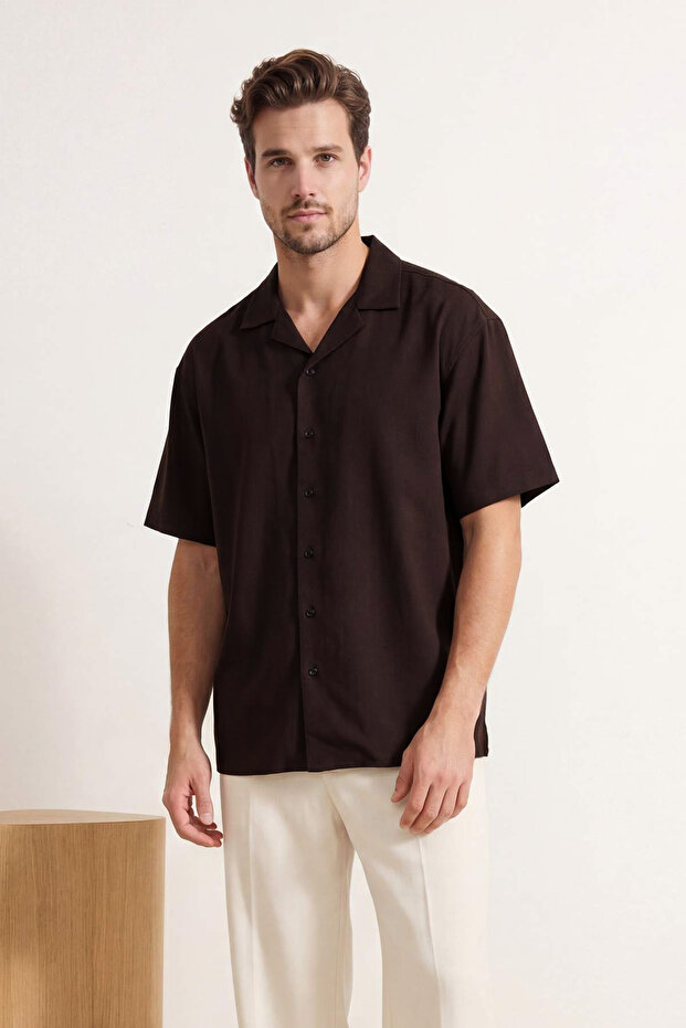 Kahverengi Normal Kalıp/Regular Fit &100 Pamuk Gabardin Kısa Kol Dokuma Erkek Gömlek TMNSS26GO00016