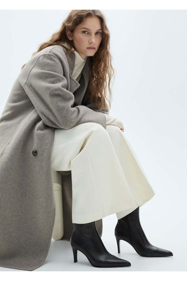 ANKLE BOOTS . LLUVIA