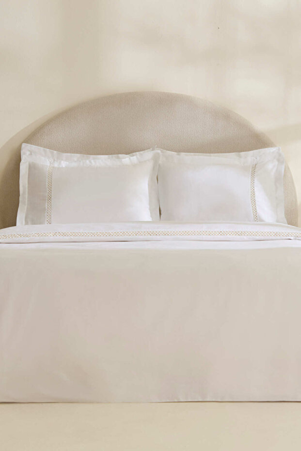 Indila 100% Cotton Satin Double Duvet Cover Set White