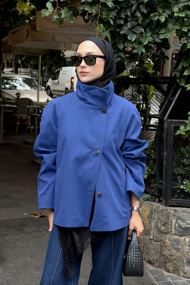 Women's Plaid Button Detail Stand Collar Short Trench Coat Saks Blue