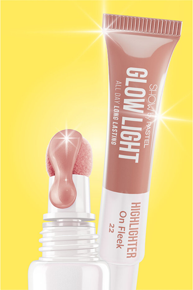 Glow Light 22 on Fleek Liquid Illuminator Rose Gold