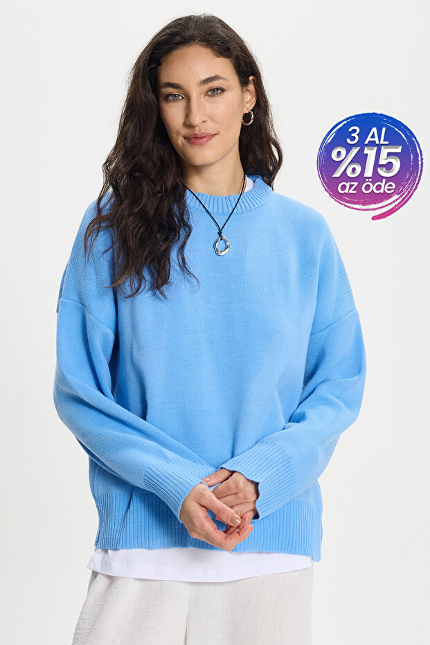 Women's Oversized Wide Cut Crew Neck Blue Sweater