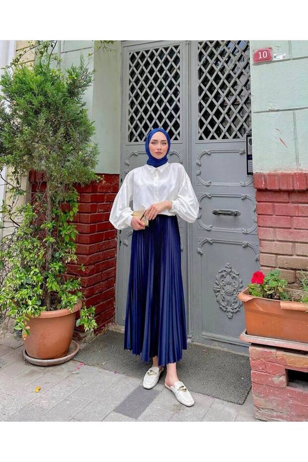 نظرة الساتان مطوي تنورة طويلة
