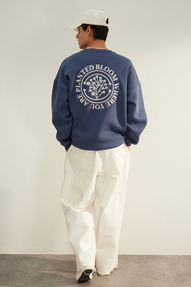 Indigo Oversize/Geniş Kesim Çiçek Nakışlı İçi Polar/Sıcak Tutan Sweatshirt TMNAW24SW00012 - 5
