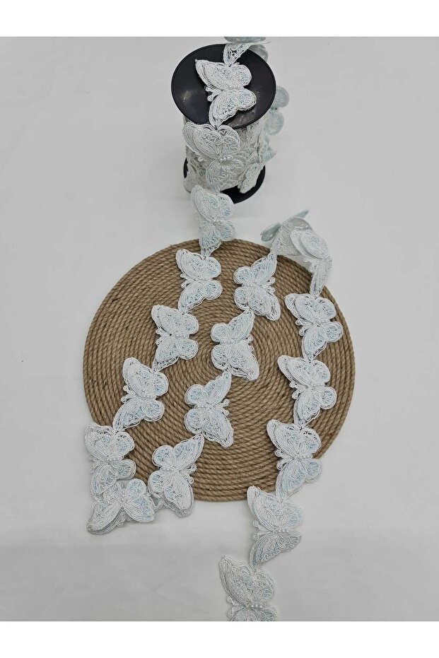 Ribbon Butterfly Lace 1 meter 12 motifs
