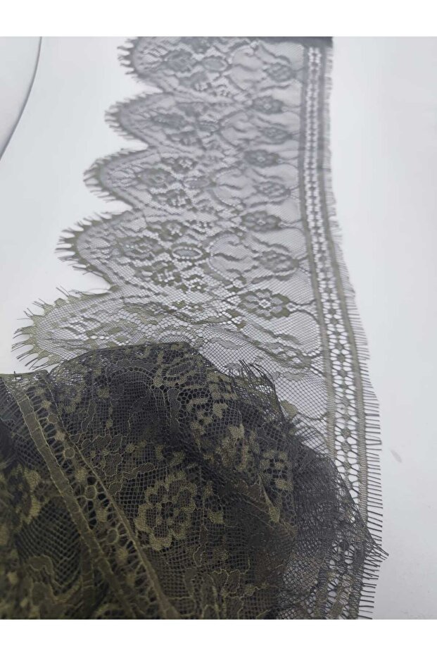 Bearded Lace EN 21 cm Length 3 Meters Khaki - Green