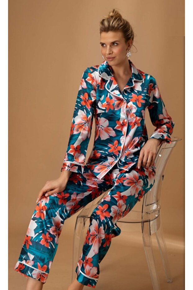 Emerald Green Satin Front Buttoned Long Sleeve Women's Floral Pajama Set