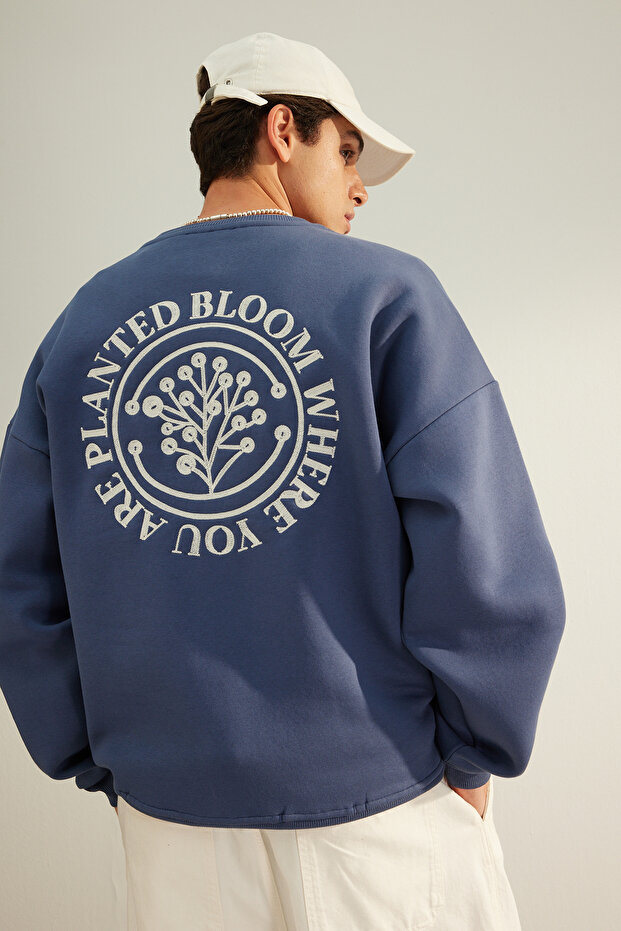 Indigo Oversize/Geniş Kesim Çiçek Nakışlı İçi Polar/Sıcak Tutan Sweatshirt TMNAW24SW00012 - 6