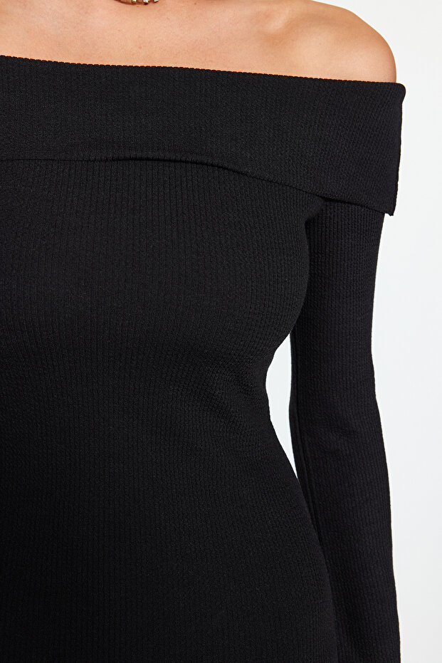 Siyah Fitted/Vücuda Oturan Yumuşak Dokulu Midi Esnek Örme Kalem Madonna Yaka Elbise TWOAW24EL00803 - 6