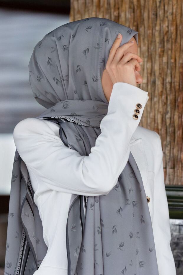 Women's Luxury Medina Silk Shawl Gray-3