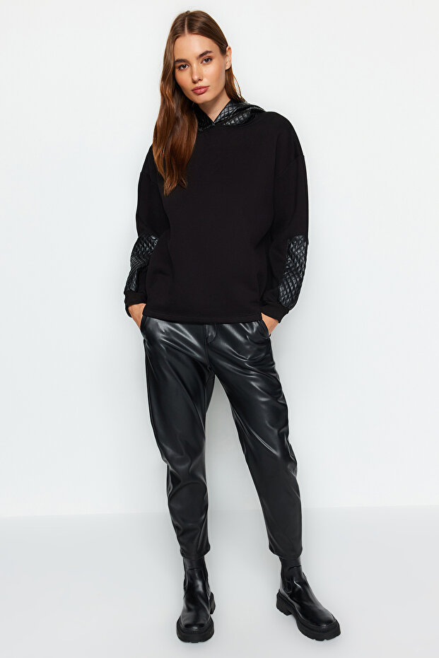 Siyah Kalın İçi Polarlı Kapitoneli Oversize/Geniş Kesim Kapüşonlu Örme Sweatshirt TWOAW24SW00205 - 2