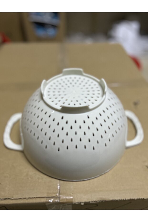 Plastic strainer with handle - 2