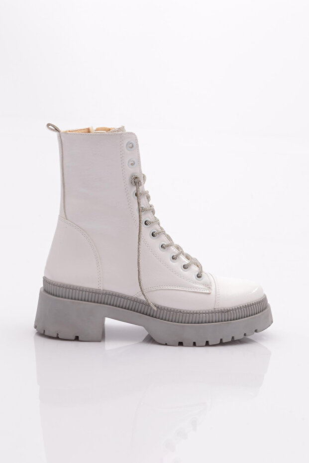Women's Lace-Up Crystal Stone Boots White Wrinkled Patent Leather 211012921027
