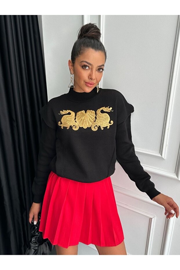 Бродиран пуловер - 1