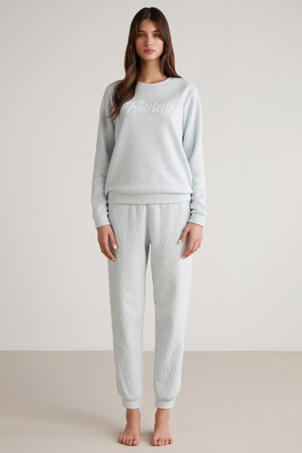 طقم بيجامة ناعم الملمس - 1