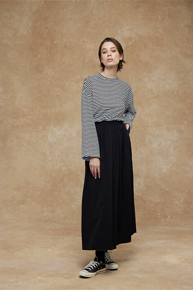 VOLNÝ STŘIH POHODLNÁ SUKNĚ ČERNÁ - 2