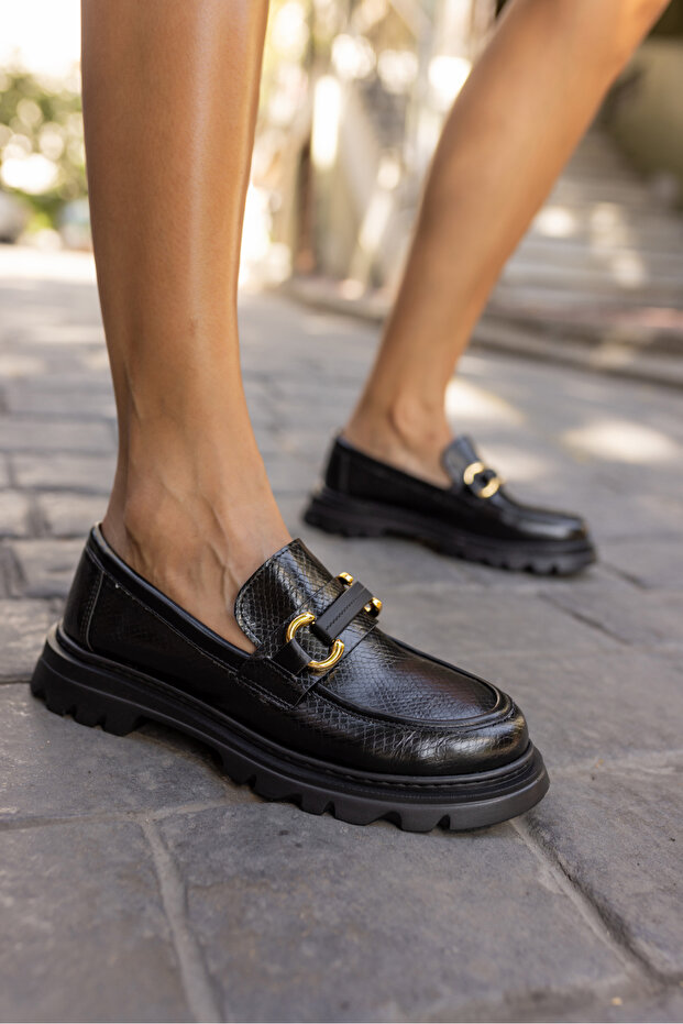TETE WOMEN'S BLACK PATTERNED IMPORTED BUCKLE ACCESSORY LOAFER SHOES