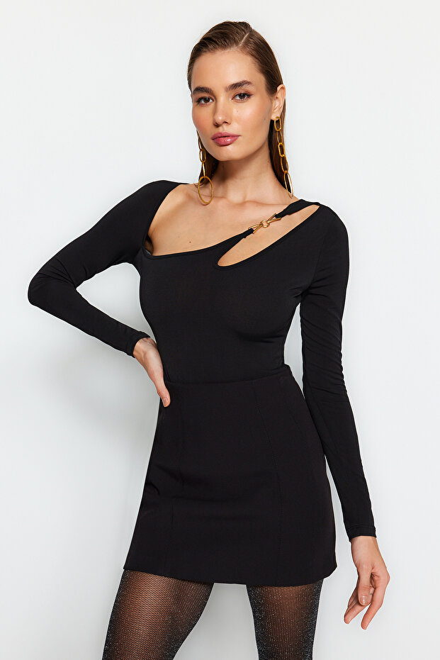 Siyah Vücuda Oturan Aksesuarlı Örme Body TPRAW24BD00032 - 1