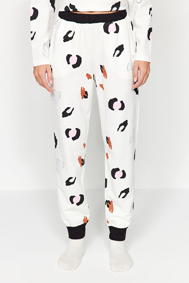 Beyaz %100 Pamuklu Leopar Desenli Sloganlı Tshirt-Jogger Örme Pijama Takımı THMAW24PT00211 - 7